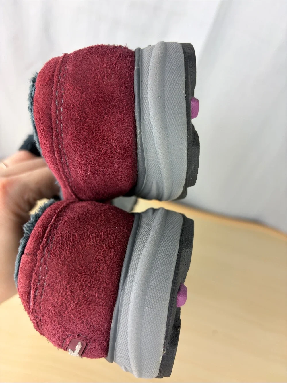 Eddie Bauer MidLite 100g Insulated Suede Slip-On Shoes Burgundy Women’s 8